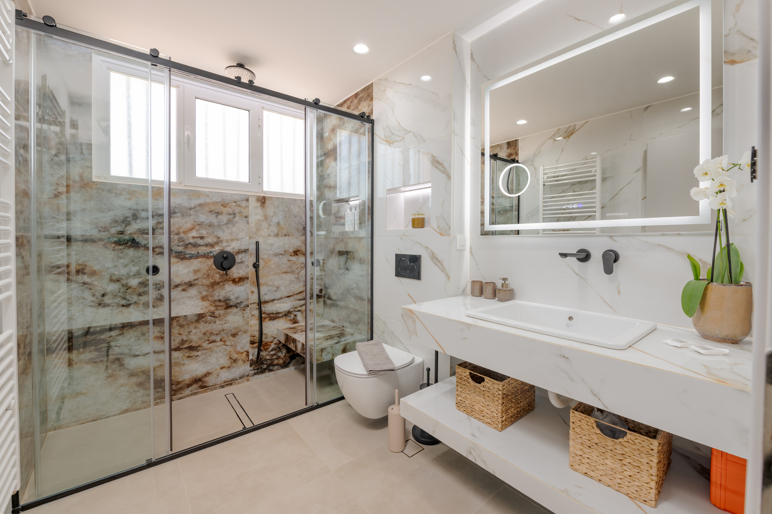Bedrooms and bathroom of Kipos Zante Residence